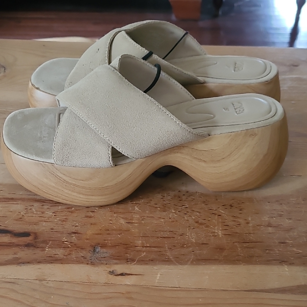 NWT Zara Women's Boho Taupe Suede Chunky Wood Mules - Bundle Discount - Picture 6 of 6